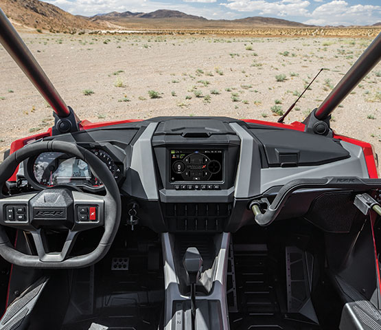 /images/slider/RZR PRO XP Slider/driver-perfection-lg.jpg